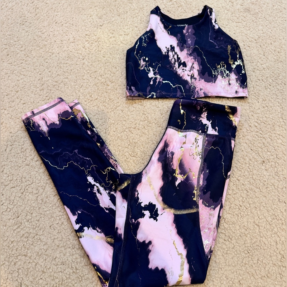 💜🩷Old Navy purple gold pink design workout set Med top Lrg bottom